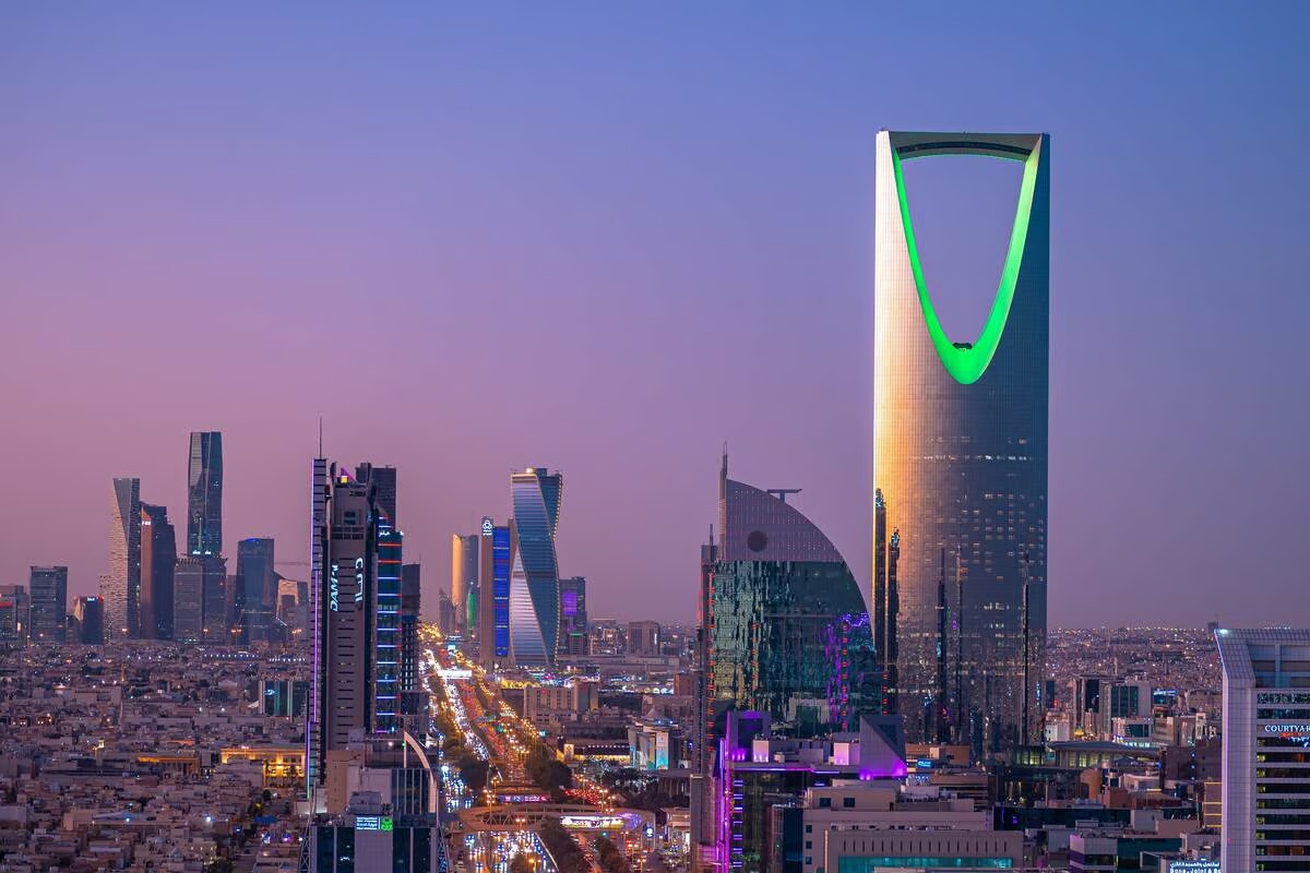 استثمار عقاري في السعودية: دخل شهري ثابت وأرباح طويلة الأمد
